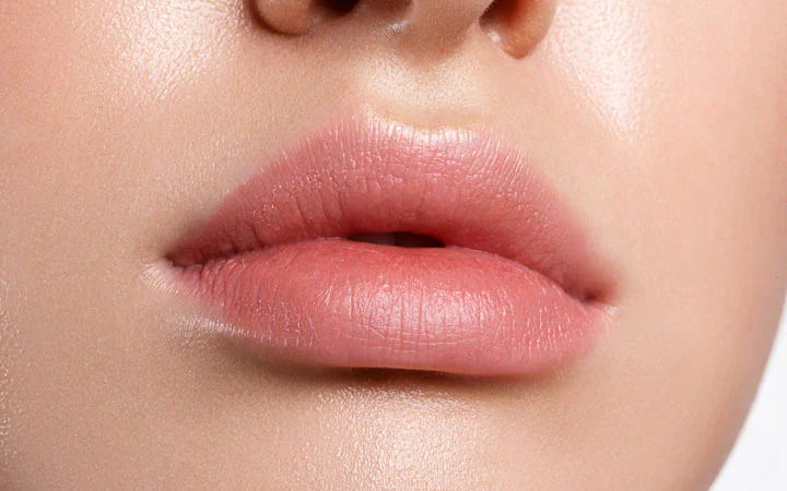 10 Tips Bibir Sehat Tanpa Produk Kimia
