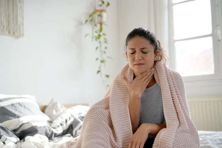 7 Tips Menghindari Tenggorokan Terlalu Kering di Ruangan AC