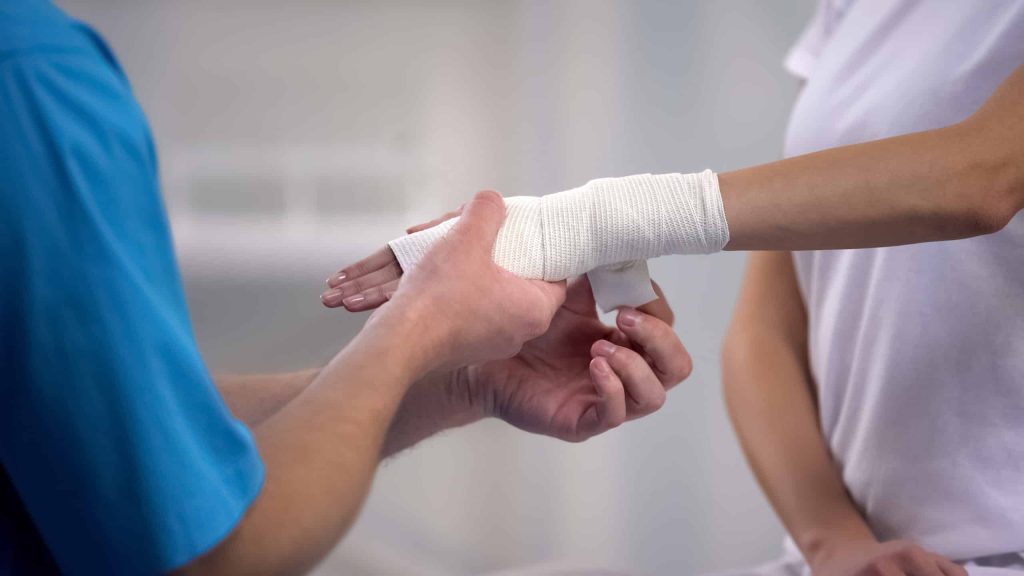 7 Tips Pemulihan Tangan setelah Cedera atau Operasi