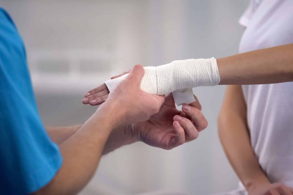 7 Tips Pemulihan Tangan setelah Cedera atau Operasi 7 Tips Pemulihan Tangan setelah Cedera atau Operasi