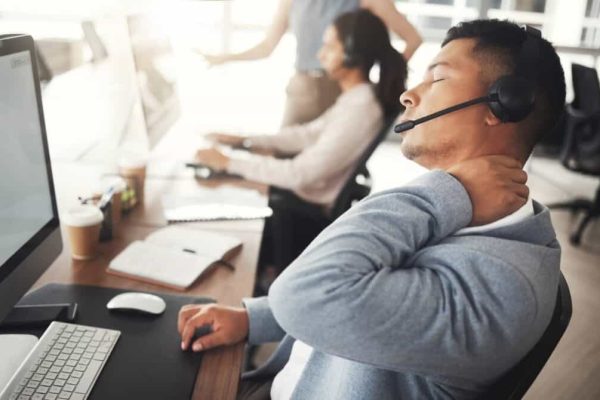 5 Tips Aman Pakai Headset Biar Leher Gak Ketarik 5 Tips Aman Pakai Headset Biar Leher Gak Ketarik