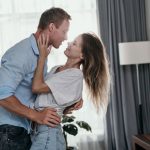 10 Cara Menghadapi Penurunan Gairah Seks pada Usia 40+