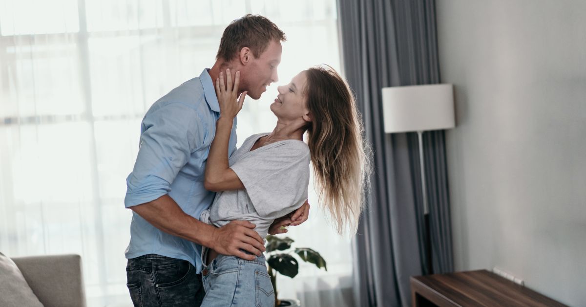 10 Cara Menghadapi Penurunan Gairah Seks pada Usia 40+